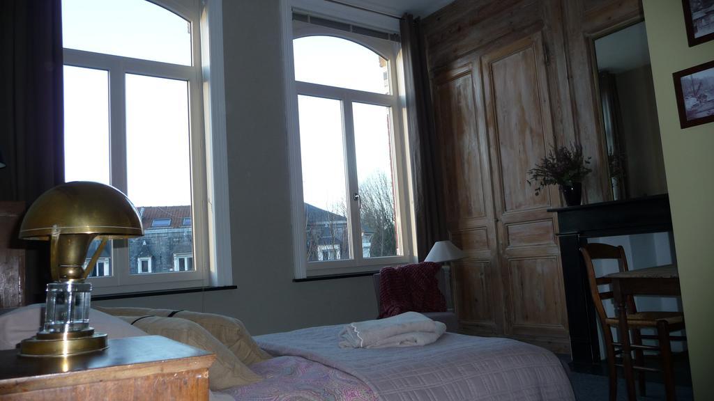 Bed and Breakfast La-Lilloise Lille Zimmer foto